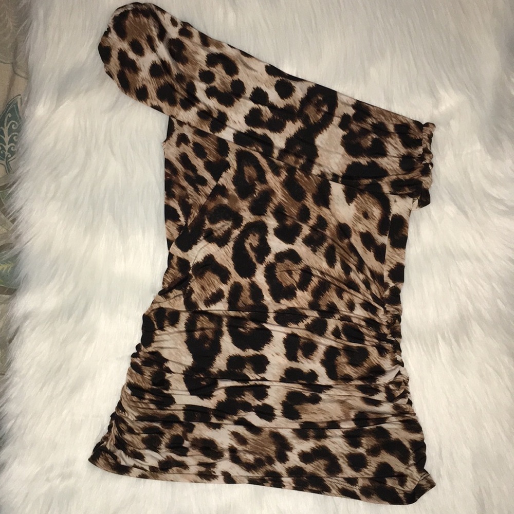 Leopard print , one shoulder top